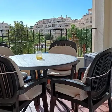 Lovely 2 Bedroom, 2 Bathroom With Pool *