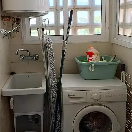Lovely 2 Bedroom, 2 Bathroom With Pool Apartment