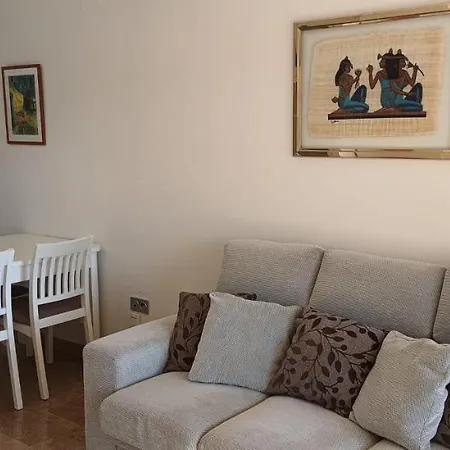 Lovely 2 Bedroom, 2 Bathroom With Pool Apartment