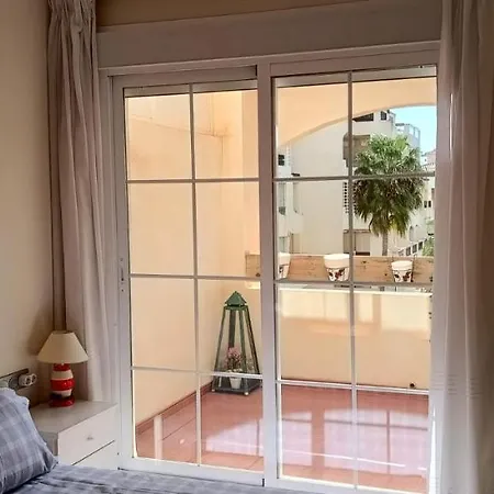 Apartment Lovely 2 Bedroom, 2 Bathroom With Pool