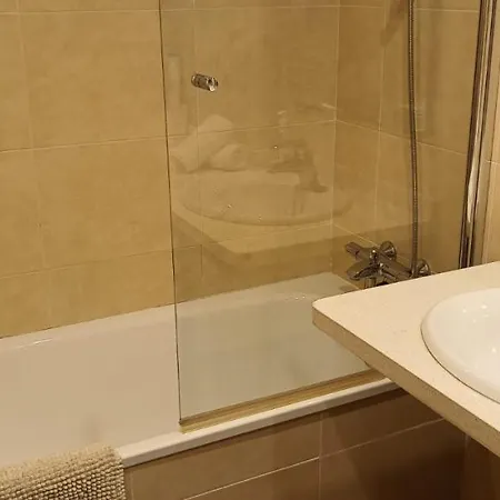 Lovely 2 Bedroom, 2 Bathroom With Pool Apartment