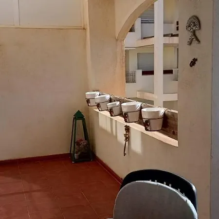 Lovely 2 Bedroom, 2 Bathroom With Pool Apartment *